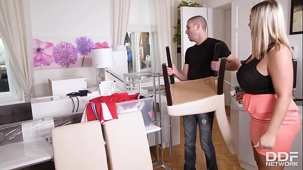 Pornô ela tem 20 anos Chertoa pulou no pau pornô sexo adolescente latina capri lmonde