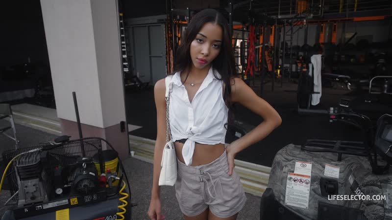 Lia lin lifeselector brava ragazza andata male una storia di primati ## pov bruna asiatica