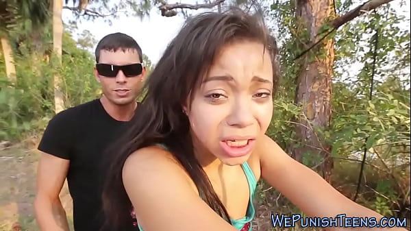 Adolescente ebano legata scopata