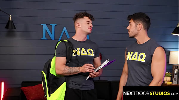 &quot_Perché non fantasticare che sia un cetriolo&quot_ - NextDoorStudios