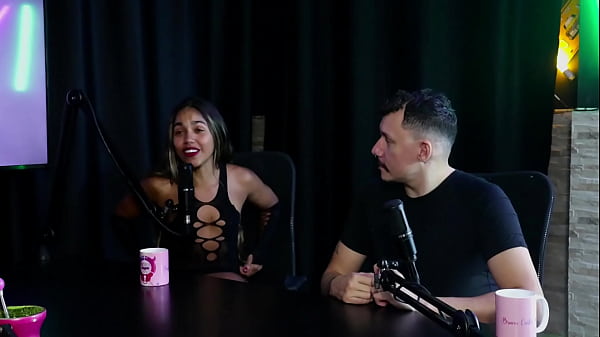 Teve uma péssima experiência na boate que F&aacute_bio Porchat frequentava, miss bumbum a ajudou a ter mais credibilidade e conquistou a simpatia da miss - Casal Kaliente (SHEER/RED)