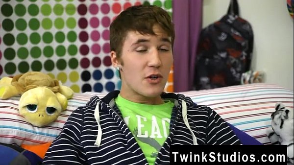 Uomini nudi Kain Lanning è un piccolo stallone focoso dell'Iowa. Lui